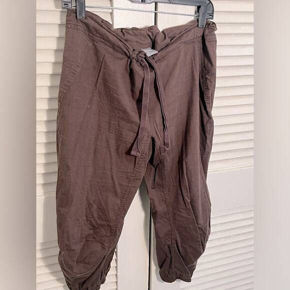 Women’s Nike Sustainable Bamboo Cotton Capri Drawstring Summer Hiking Pants Sz M - Picture 1 of 7